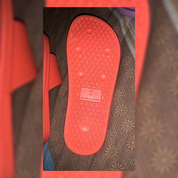 Men and women slippers brand new bright orange size 7 - Picture 3 of 3